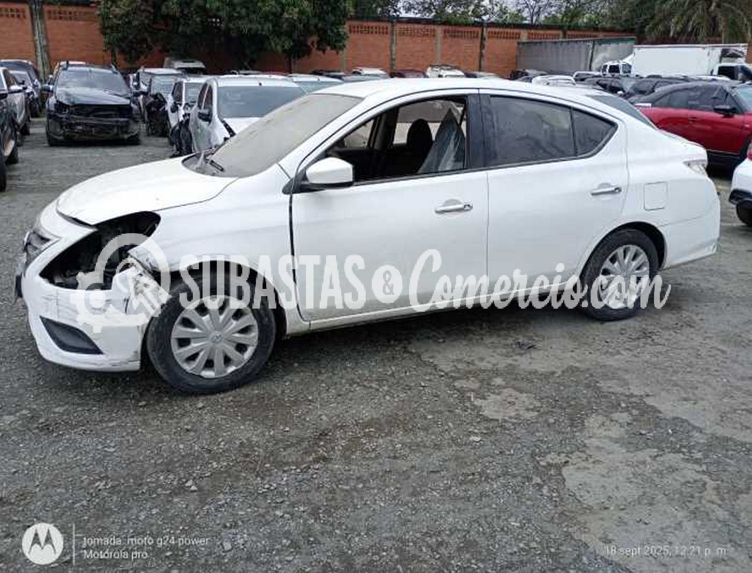 Automovil Nissan Versa 